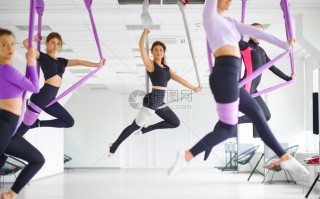 瑜伽课堂短视频制作 空中瑜伽课堂  解锁快乐新姿势