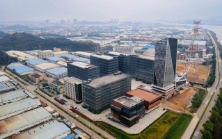 富士康观澜科技园 华为新产能布局回归深圳，巨型产业用地已在施工